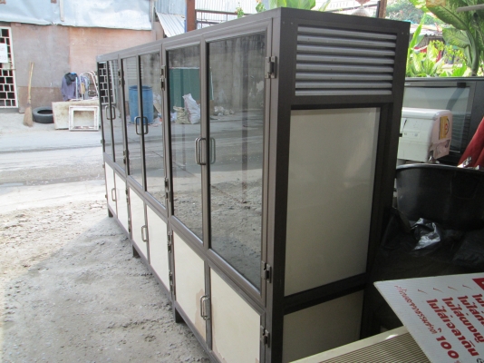 ตู้สารพัดประโยชน์  ใบใหญ๋  แข็งแรง  สภาพสวย  ขายถูกๆ