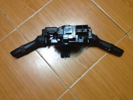 ชุด สวิตซ์คอ พวงมาลัย วีโก้ แค็ป G ปี 2011-13  จะยกชุด หรือแบ่งส่วน ก็ได้ ( ปัดน้ำฝน / ไฟแสงสว่าง-สัณญาณ / ถุงลมนิรภัย / หน้าสัมผัสแตร ) มินทร์  091-7164282