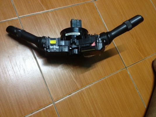 ชุด สวิตซ์คอ พวงมาลัย วีโก้ แค็ป G ปี 2011-13  จะยกชุด หรือแบ่งส่วน ก็ได้ ( ปัดน้ำฝน / ไฟแสงสว่าง-สัณญาณ / ถุงลมนิรภัย / หน้าสัมผัสแตร ) มินทร์  091-7164282