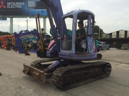 รถขุด KOMATSU PC75