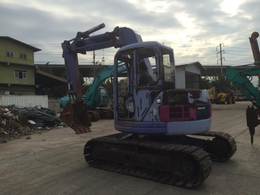 รถขุด KOMATSU PC75