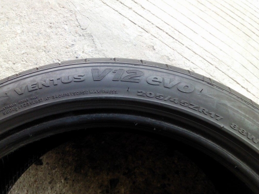 ขายยาง 205/45/17 ฮันคุก V12 ปี13 ไม่มีปะ ชุดละ 3,500 $