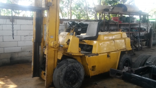 ขายรถโฟ๊คลิ๊ฟโคมัสสุเครื่องดีเซล6สูบ เสาสูง3.20เมตร ยกได้4ตัน เครื่องดีครับประหยัดน้ำมัน เกียร์ออโต้ ขาย 138000 บาท