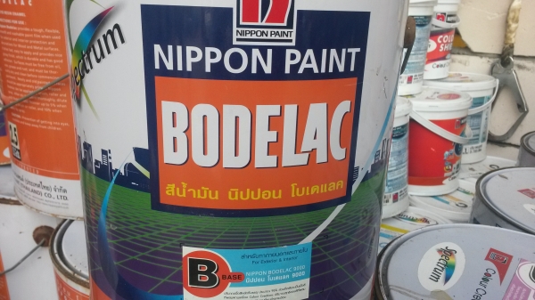 ขายสีน้ำมันสีขาว-สีน้ำพลาสติกขาว แกลอนล่ะ120 บาท สีน้ำมัน300 บาท ต่อถังครับ