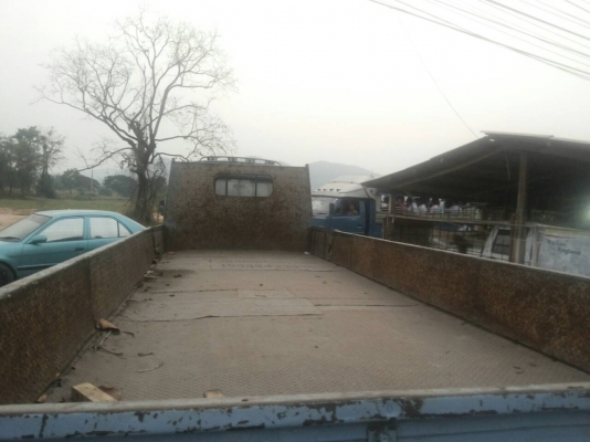 รถบรรทุก 6 ล้อใหญ่ 2 เพลา ISUZU  รุ่น NPR66L ปี 38 ราคา 330,000 บ.