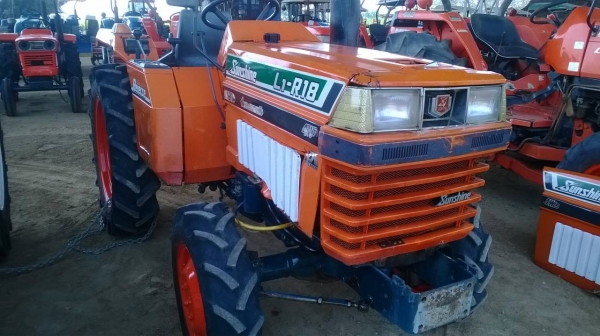 ขายรถไถคูโบต้าแอววัน18แรงโฟวินราคา85000บาทต่อลองได้เครื่องดีเกียร์ดีสนใจโทร0813655997อำพร พาเจริญราคานี้ถ้าไม้ต่อแถมผาน5ไห้หนึ่งลูก