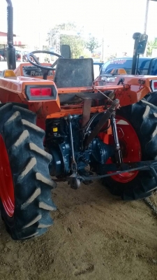 ขายรถไถคูโบต้าแอววัน18แรงโฟวินราคา85000บาทต่อลองได้เครื่องดีเกียร์ดีสนใจโทร0813655997อำพร พาเจริญราคานี้ถ้าไม้ต่อแถมผาน5ไห้หนึ่งลูก