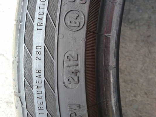 255/35R18 CONTINENTAL  มี 2 เส้น TEL.081-427-3941