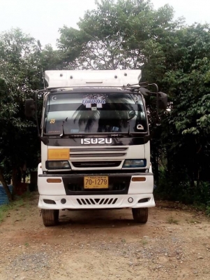10ลัอดั้ม2เพลา isuzu. Fvz33NZPF T-3000293 ปี 2544. มีระบบลาก เดิม200แรง วางเครื่องใหม่. 270 แรง