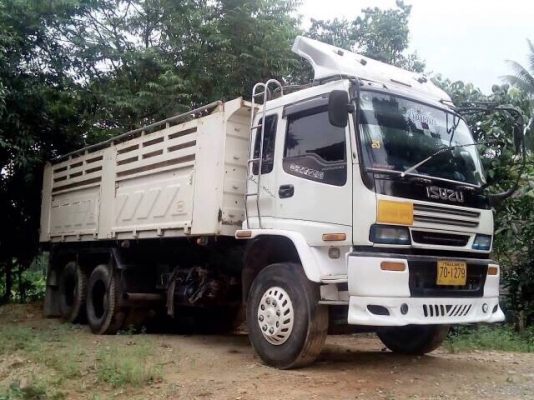 10ลัอดั้ม2เพลา isuzu. Fvz33NZPF T-3000293 ปี 2544. มีระบบลาก เดิม200แรง วางเครื่องใหม่. 270 แรง