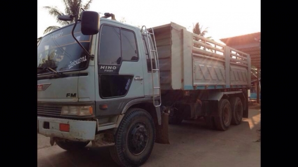 ขายด่วน. รถสิบล้อดั้มพ์. สองเพลา. Hino. 3h พร้อมใช้งาน