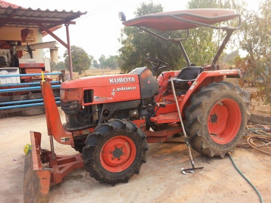 ขายรถไถKUBOTA L3408 34แรง เครื่องดี ช่วงล่างแน่น ทำงานเร็ว อุปกรณ์ดันหน้า ผานหลัง สภาพพร้อมใช้งาน สนใจโทร 090-8588220คุณนะ 093-3258446คุณบิวตี้ ID:narong498 หรือ www.truck.in.th/498 หรือfb:ณรงค์ ซื้อขายรถมือสอง (เว็บไซต์ส่วนตัว)