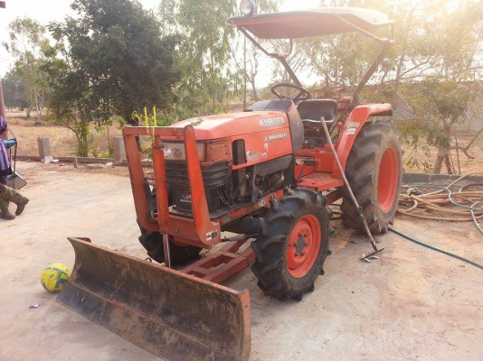 ขายรถไถKUBOTA L3408 34แรง เครื่องดี ช่วงล่างแน่น ทำงานเร็ว อุปกรณ์ดันหน้า ผานหลัง สภาพพร้อมใช้งาน สนใจโทร 090-8588220คุณนะ 093-3258446คุณบิวตี้ ID:narong498 หรือ www.truck.in.th/498 หรือfb:ณรงค์ ซื้อขายรถมือสอง (เว็บไซต์ส่วนตัว)