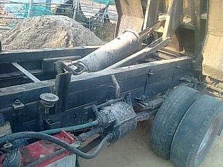 ISUZU NKR 100 HP 4BC2 หกล้อดั๊มพ์ กระบะดั๊มพ์เหล็กความยาว 3.20 เมตรบรรทุกได้ 3-4 คิว รถสวยสภาพดีมากพร้อมใช้งานได้เลย เครื่องแห้งแรงดี หัวเก๋งสวยไม่มีผุภายในเก๋งคอนโซลครบพร้อม เครื่องเสียงชุดใหญ่ทำมา 45000 บาทแถมให้ไปเลยครับ ช่วงล่างคานหน้าเฟืองท้ายเดิมๆ 5