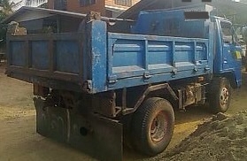 ISUZU NKR 100 HP 4BC2 หกล้อดั๊มพ์ กระบะดั๊มพ์เหล็กความยาว 3.20 เมตรบรรทุกได้ 3-4 คิว รถสวยสภาพดีมากพร้อมใช้งานได้เลย เครื่องแห้งแรงดี หัวเก๋งสวยไม่มีผุภายในเก๋งคอนโซลครบพร้อม เครื่องเสียงชุดใหญ่ทำมา 45000 บาทแถมให้ไปเลยครับ ช่วงล่างคานหน้าเฟืองท้ายเดิมๆ 5