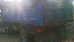 ISUZU NKR 100 HP 4BC2 หกล้อดั๊มพ์ กระบะดั๊มพ์เหล็กความยาว 3.20 เมตรบรรทุกได้ 3-4 คิว รถสวยสภาพดีมากพร้อมใช้งานได้เลย เครื่องแห้งแรงดี หัวเก๋งสวยไม่มีผุภายในเก๋งคอนโซลครบพร้อม เครื่องเสียงชุดใหญ่ทำมา 45000 บาทแถมให้ไปเลยครับ ช่วงล่างคานหน้าเฟืองท้ายเดิมๆ 5