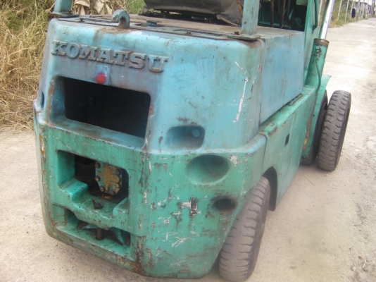 ขายรถตัก SG 10-3 เครื่องยนต์ดีเซล isuzu C240 ไม่มีงาและบุ๋มกี๋ ตามรูปของจริงเลย 120,000