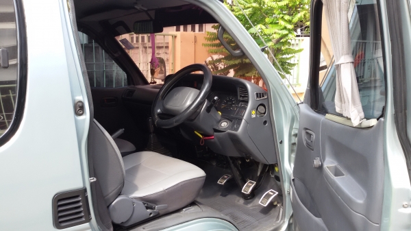 HIACE  หัวจรวจ  ปี2003