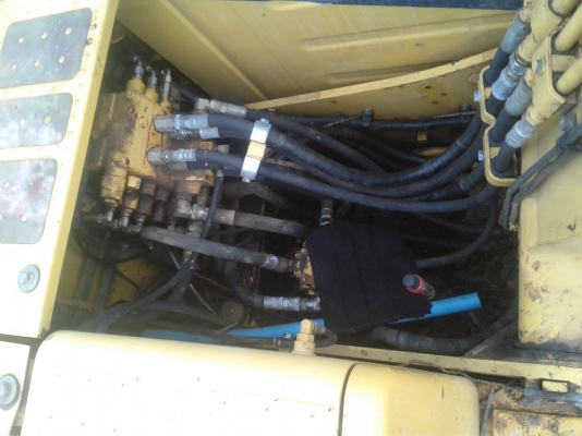 ขายดาวน์ KOMATSU PC130-8 เครื่องปั๊ม แรงดี ไม่โหลด 5900ชั่วโมง สีรถไม่ค่อยสวย รถทำงานอยู่ พร้อมใช้เลย ราคาดาวน์คุยได้ 087-2976734 095-0403929