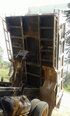 **770,000 บ.ต่อรอง///6ล้อHINO-JO8C** ขาย HINO-210 6ล้อดั้มดิน5คิว HINO FD2JJB JO8C-210HP รถประกอบ เครื่องเดิมเกียร์เดิม JO8Cยอดนิม เครื่องแน่น แห้ง แรงดี เกียร์ดี ไม่หลุด ช่วงล่างใหญ่ Fหน้า-หลัง คัสซีดี มีเก็บมา1จุดตามรูป กระบะดั้มเหล็ก5ตัน3.60ม.ยิงหน้า ส