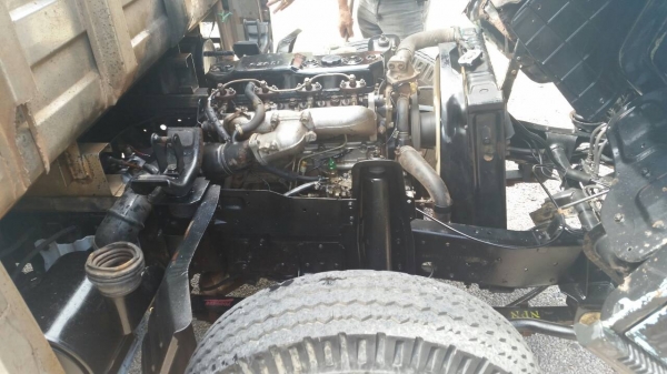 6ล้อรั้ว NKR 110แรงม้า ปี36 พื้นสแตนเลส รถสวยพร้อมใช้งาน เครื่องแห้ง แรงดี คัทซีสวย ราคาต่อรองได้ 087-2976734 095-0403929