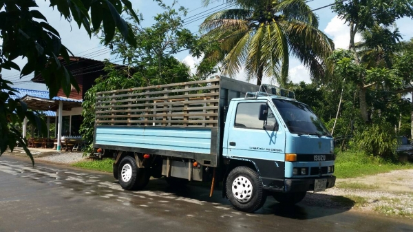 6ล้อรั้ว NKR 110แรงม้า ปี36 พื้นสแตนเลส รถสวยพร้อมใช้งาน เครื่องแห้ง แรงดี คัทซีสวย ราคาต่อรองได้ 087-2976734 095-0403929