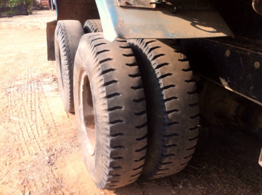 ISUZU ROCKY FVZ 195 HP 6HE1 สิบล้อดั๊มพ์ 2 เพลา กระบะดั๊มพ์เหล็กฝาข้างแผ่นเรียบดั๊มพ์พระลานสภาพดีไม่มีผุกร่อน พร้อมบรรทุกหนักได้เลย เครื่องแรงดีไม่มีเยิ้ม ภายในเก๋งคอนโซลครบพร้อม พวงมาลัยเพาเวอร์ ระบบเบรคทริ๊ปฟี้ ช่วงล่างแน่นคัชซีไม่มีแตกไม่มีบวม ยางสภาพด