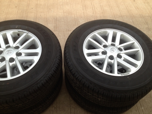 ขายล้อแม๊กติดรถ Toyota Vigo,Fortuner พร้อมยางป้ายแดง bridgeston 265/65R17 ปี 15