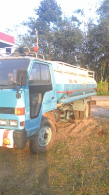 6ล้อบรรทุกน้ำมัน NKR 110แรงม้า รถคัทซีสวย เครื่องแน่นดี เล่มพร้อม ราคาคุยได้ 087-2976734 095-0403929