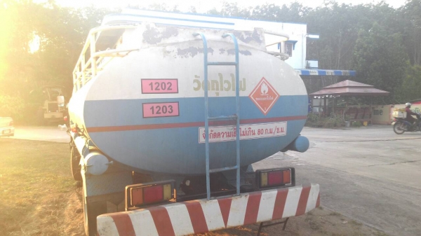 6ล้อบรรทุกน้ำมัน NKR 110แรงม้า รถคัทซีสวย เครื่องแน่นดี เล่มพร้อม ราคาคุยได้ 087-2976734 095-0403929