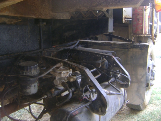 หลง 2 เพลา เครื่อง 220 แรงเทอร์โบ  ราคา 720,000 บาท(( เจ้าของใช้ถมที่ตัวเองก่อนครับ..งดการขายไว้กอ่น )