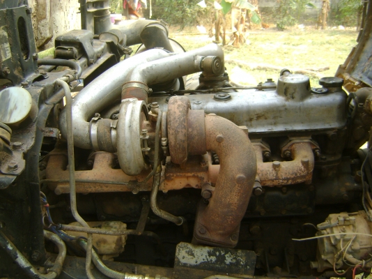 หลง 2 เพลา เครื่อง 220 แรงเทอร์โบ  ราคา 720,000 บาท(( เจ้าของใช้ถมที่ตัวเองก่อนครับ..งดการขายไว้กอ่น )