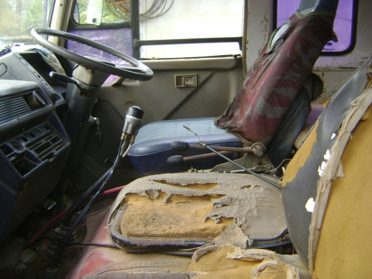 หลง 2 เพลา เครื่อง 220 แรงเทอร์โบ  ราคา 720,000 บาท(( เจ้าของใช้ถมที่ตัวเองก่อนครับ..งดการขายไว้กอ่น )