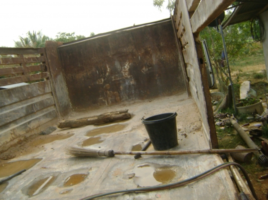 หลง 2 เพลา เครื่อง 220 แรงเทอร์โบ  ราคา 720,000 บาท(( เจ้าของใช้ถมที่ตัวเองก่อนครับ..งดการขายไว้กอ่น )