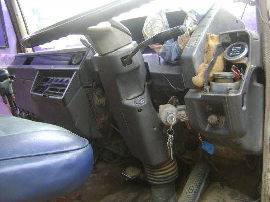 หลง 2 เพลา เครื่อง 220 แรงเทอร์โบ  ราคา 720,000 บาท(( เจ้าของใช้ถมที่ตัวเองก่อนครับ..งดการขายไว้กอ่น )