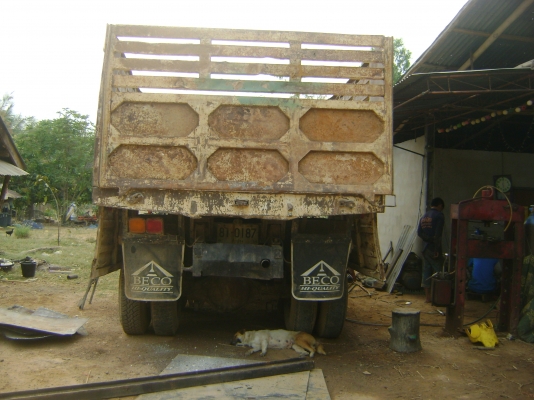 หลง 2 เพลา เครื่อง 220 แรงเทอร์โบ  ราคา 720,000 บาท(( เจ้าของใช้ถมที่ตัวเองก่อนครับ..งดการขายไว้กอ่น )