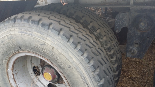 ขายด่วน หางบรรทุกตู้คอนเทนเนอร์ ของพนัส(ขายเหมาสามหางนะครับ)"ไม่มีทะเบียนะครับ"