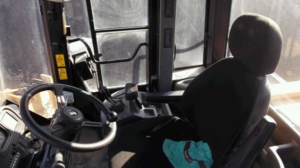 รถตัก Caterpillar 950G # AYS00127 รถญี่ปุ่น สนใจโทร. 080-6565422 (หนิง)