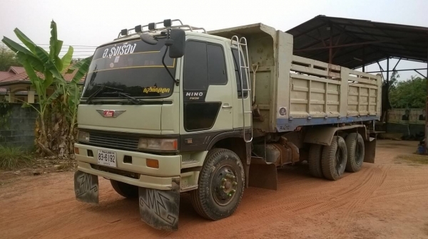 ขาย HINO FM3M สภาพสวยพร้อมระบบลากพ่วง คัสซีสวยตลอดเส้น เครื่องเดิม M10C 240 แรงม้า เกียร์เดิม สโลว์เดิม แอร์เย็น ยางเต็ม ทะเบียนเต็มพร้อมโอนครับ