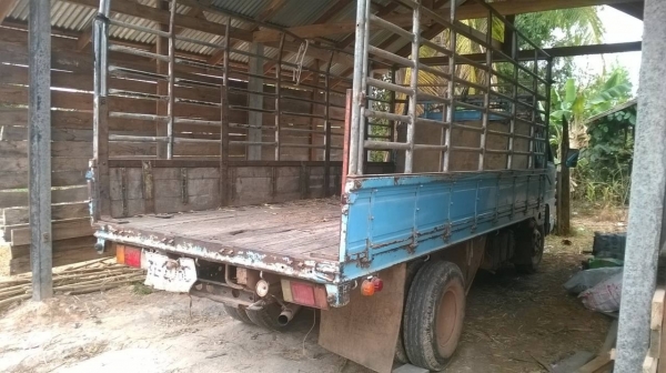 ขาย 6 ล้อ ISUZU NKR ดั้มหัวได้ เครื่อง 4BE1 110 แรงม้า คัสซีดีตลอดเส้น เกียร์ยาว ทะเบียนเต็มพร้อมโอน ราคาต่อรองได้ครับ