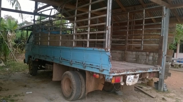 ขาย 6 ล้อ ISUZU NKR ดั้มหัวได้ เครื่อง 4BE1 110 แรงม้า คัสซีดีตลอดเส้น เกียร์ยาว ทะเบียนเต็มพร้อมโอน ราคาต่อรองได้ครับ