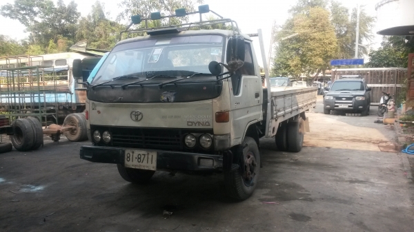 ขายโตโยต้าBU211ปี39 115แรง 14B เครื่องดีแซสซีสวยทั้งเส้นยางสวย 6น็อต ตัวใหญ่ แอร์เย็นเจี๊ยบพวงมาลัยเพาเวอร์ ทะเบียนไม่ขาดเอกสารพร้อมโอน ขาย 235000 บาท