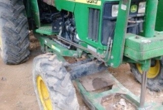 JOHN DEERE 5310 รถไถเพลาเดียว อุปกรณ์ครบ มีใบดันหน้า ผานพรวน 6 เครื่องยนต์ 55 แรงม้าแน่นดีแรงดี เกียร์เดิมๆ เดินหน้า 9 เกียร์ ถอยหลัง 3 เกียร์ใช้งานง่ายคล่องตัวสุดๆครับ ช่วงล่างแน่น ยางสภาพดี 4 เส้นหน้าหลังประมาณ 70\% เอกสารใบอินวอย ราคาต่อรองได้ครับ