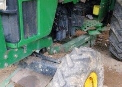 JOHN DEERE 5310 รถไถเพลาเดียว อุปกรณ์ครบ มีใบดันหน้า ผานพรวน 6 เครื่องยนต์ 55 แรงม้าแน่นดีแรงดี เกียร์เดิมๆ เดินหน้า 9 เกียร์ ถอยหลัง 3 เกียร์ใช้งานง่ายคล่องตัวสุดๆครับ ช่วงล่างแน่น ยางสภาพดี 4 เส้นหน้าหลังประมาณ 70\% เอกสารใบอินวอย ราคาต่อรองได้ครับ