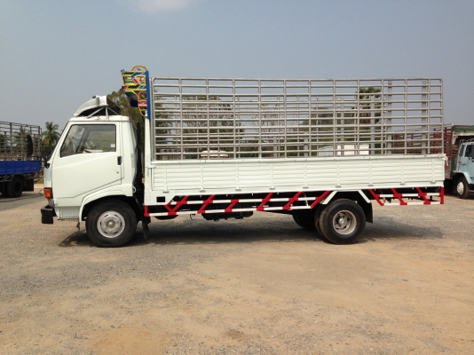 KM 779 เครื่อง 117 แรง ยาว 5.50 เมตร รถห้าง กะบะคาโก้คอกแป๊ปน้ำ