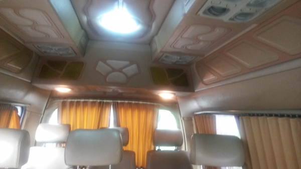 ขายรถตู้นิสสันหลังสูงVIPปี 2003 เครื่องเล่นTV หน้าหลัง เครื่องดีเซล3000cc พวงมาลัยเพาเวอร์แอร์หน้าหลัง ทะเบียนไม่ขาดเอกสารพร้อมโอน ขาย 270000 บาท