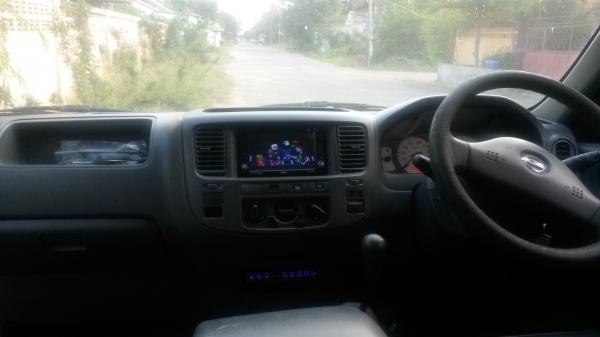 ขายรถตู้นิสสันหลังสูงVIPปี 2003 เครื่องเล่นTV หน้าหลัง เครื่องดีเซล3000cc พวงมาลัยเพาเวอร์แอร์หน้าหลัง ทะเบียนไม่ขาดเอกสารพร้อมโอน ขาย 270000 บาท