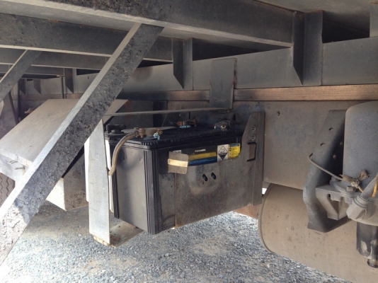 HINO MEGA FC ตู้ 10 บาน เครื่อง 150 แรงเทอร์โบ ยาว 5.60 เมตร ปี 48