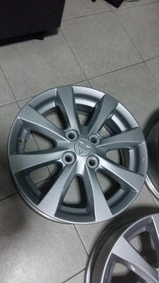 ขายล้อแม็กป้ายแดง mitsu mirage mc 15x"x5" et46 4 รู 100 ไม่มีรอย ไม่คด ไม่ดุ้ง  สนใจติดต่อเล็กคลองสามครับ 081-3747940