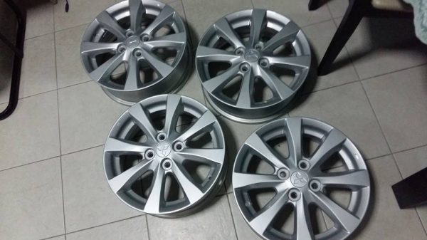 ขายล้อแม็กป้ายแดง mitsu mirage mc 15x"x5" et46 4 รู 100 ไม่มีรอย ไม่คด ไม่ดุ้ง  สนใจติดต่อเล็กคลองสามครับ 081-3747940